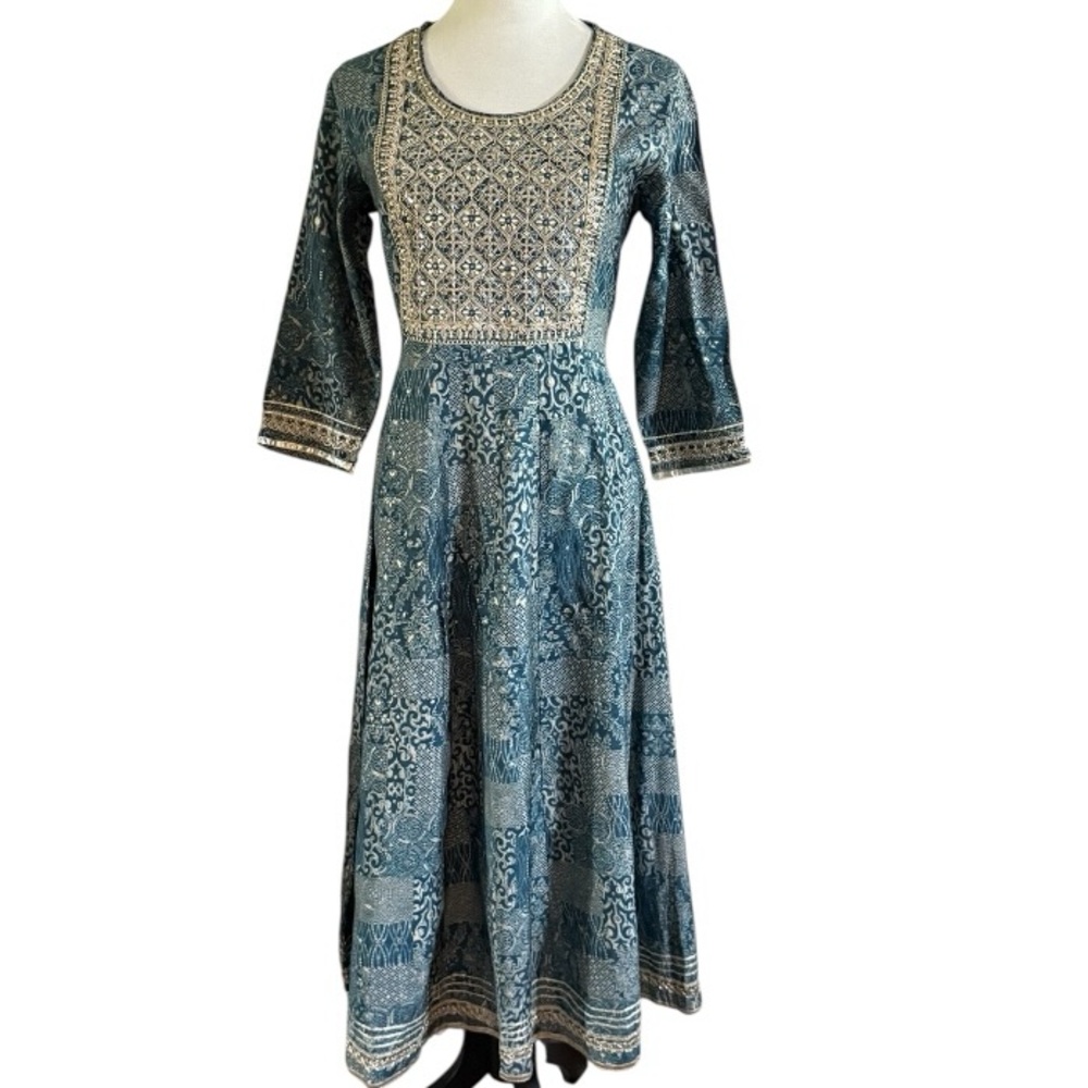 Elegant Blue Patterned Indian Dress with Scarf and Pants
